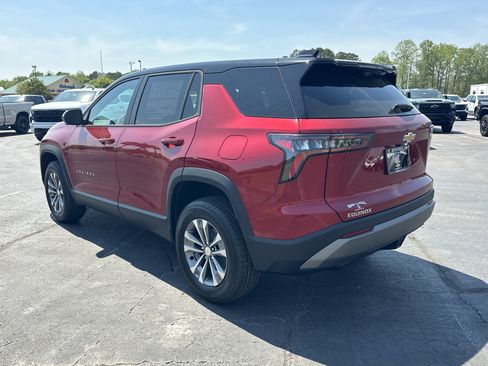 New 2026 Chevrolet Equinox LT w/ Safety and Technology Package FWD image 7