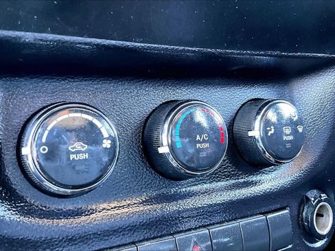 Used 2015 Jeep Wrangler Unlimited Sport w/ Quick Order Package 24S image 30