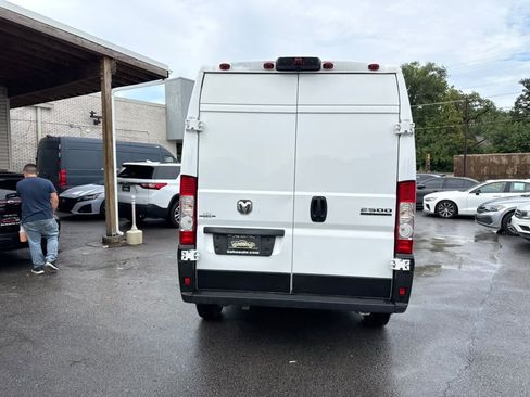 Used 2025 RAM ProMaster 2500 w/ Convenience Group FWD image 5
