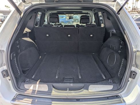 Used 2014 Jeep Grand Cherokee Limited w/ Trailer Tow Group IV AWD/4WD image 6