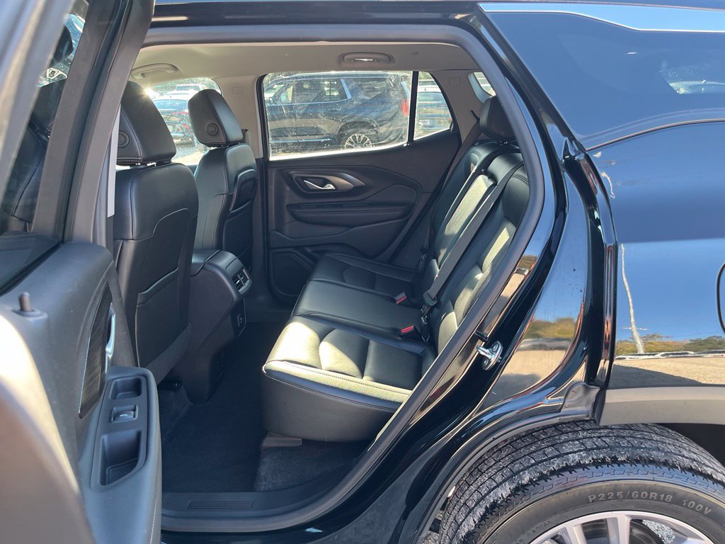 Used 2024 GMC Terrain SLT FWD image 29