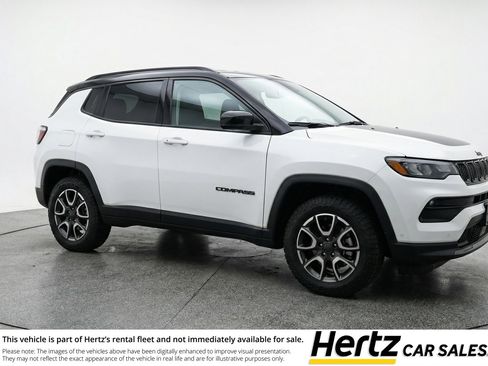 Used 2025 Jeep Compass Trailhawk w/ Trailer Tow Group AWD/4WD image 1