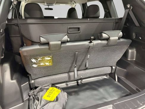 Used 2023 Mitsubishi Outlander SE AWD/4WD image 9