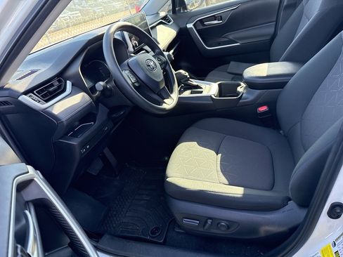 Used 2023 Toyota RAV4 XLE image 7