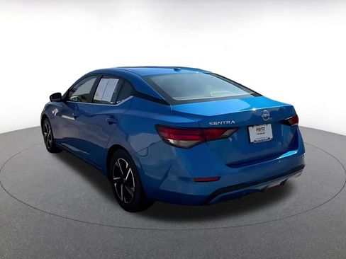 Used 2025 Nissan Sentra SV FWD image 8