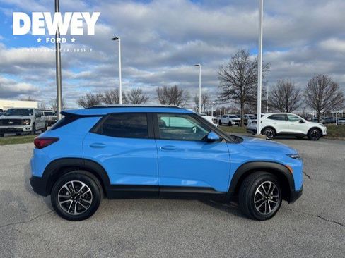 Used 2024 Chevrolet TrailBlazer LT w/ Convenience Package image 9