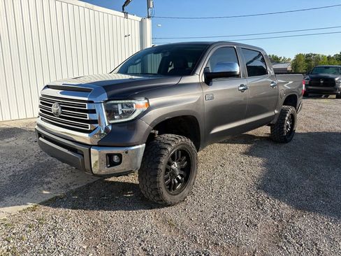Used 2019 Toyota Tundra 4x4 CrewMax image 6