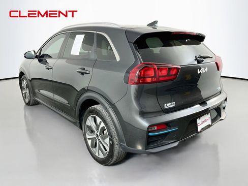 Used 2022 Kia Niro EX w/ Cold Weather Package FWD image 9