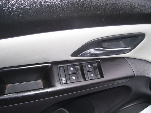 Used 2011 Chevrolet Cruze LS w/ Connectivity Package image 13