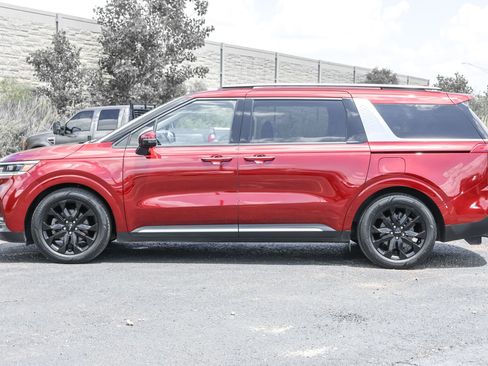 Used 2023 Kia Carnival SX image 19