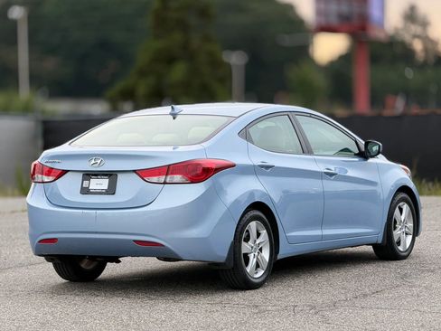 Used 2013 Hyundai Elantra GLS w/ Preferred Pkg FWD image 9
