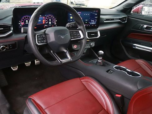 Used 2025 Ford Mustang GT Premium RWD image 13