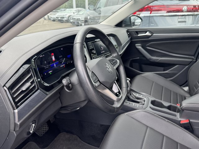 Used 2023 Volkswagen Jetta SE w/ Panoramic Sunroof Package FWD image 25