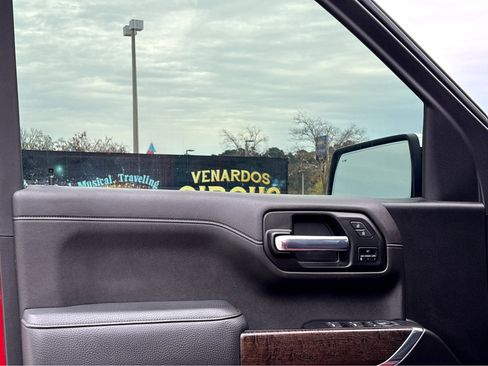 Used 2022 GMC Sierra 1500 Denali w/ Denali Premium Package image 12