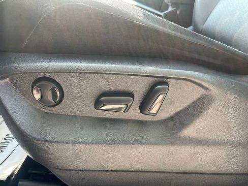 Used 2021 Volkswagen Tiguan SE image 7