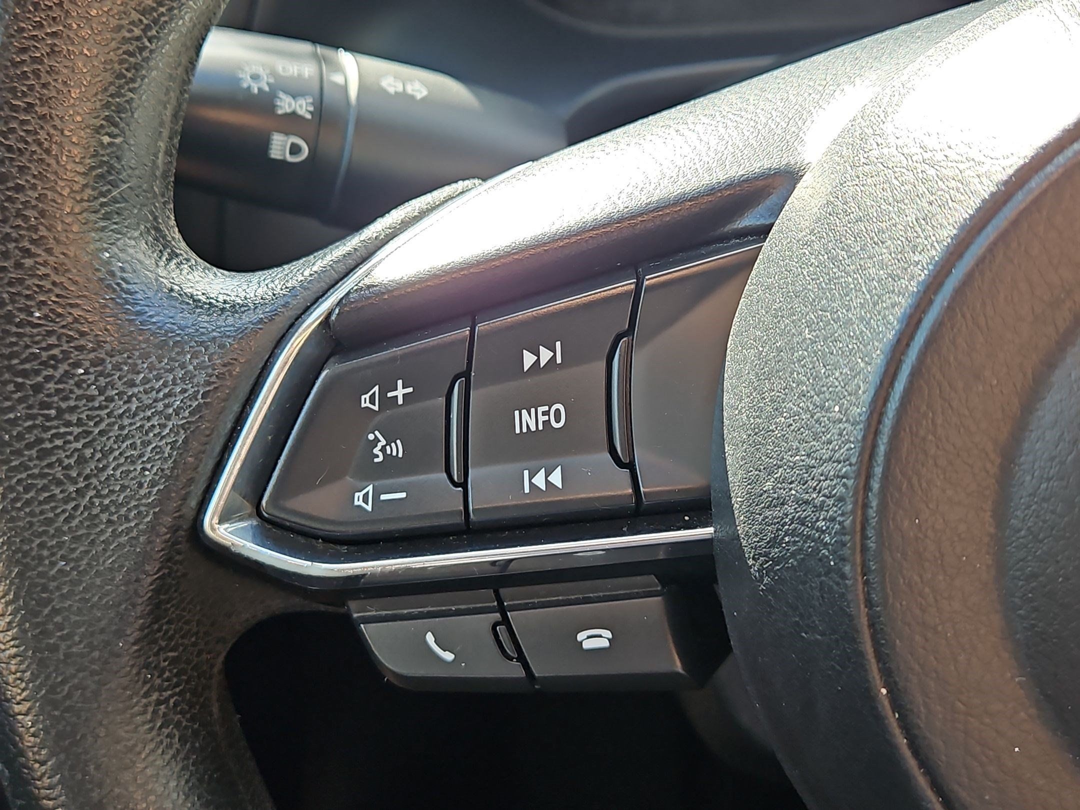 Used 2017 MAZDA MAZDA3 Sport FWD image 16