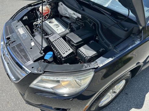 Used 2011 Volkswagen Tiguan S image 19