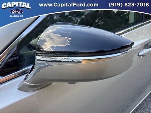 Used 2022 Lexus ES 350 Ultra Luxury w/ Accessory Package 2 FWD image 12