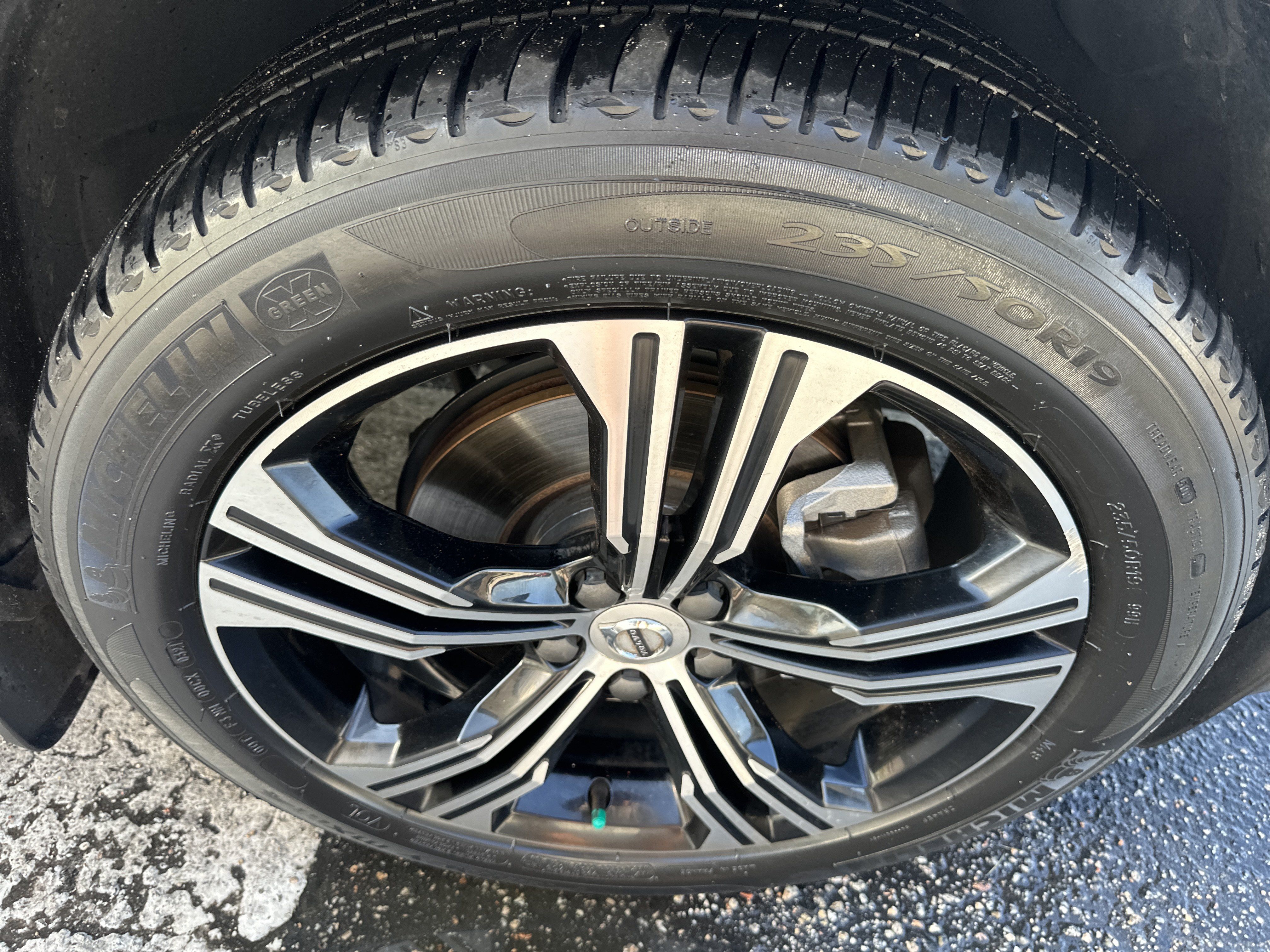 Used 2021 Volvo XC40 T4 Inscription w/ Advanced Package FWD image 6