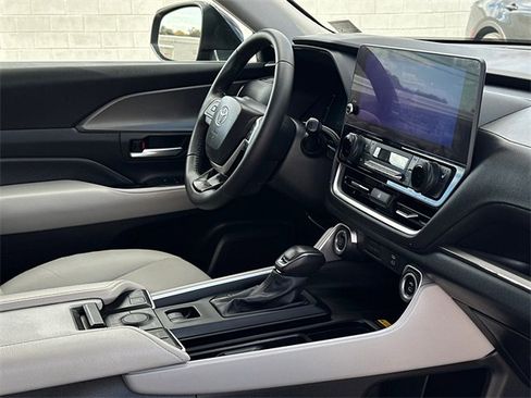 Certified 2024 Toyota Grand Highlander XLE image 11