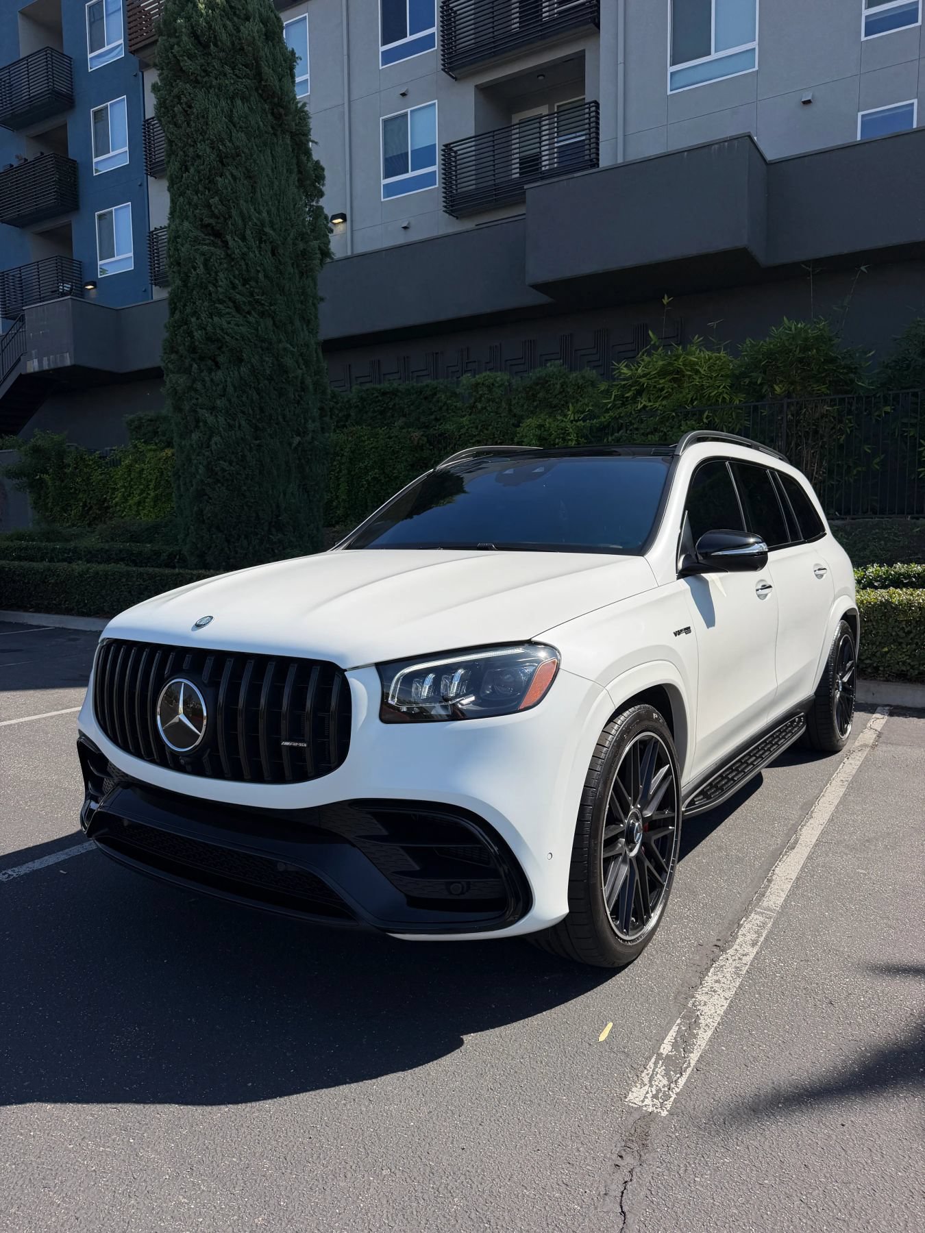 Used 2024 Mercedes-Benz GLS 63 AMG 4MATIC image 4