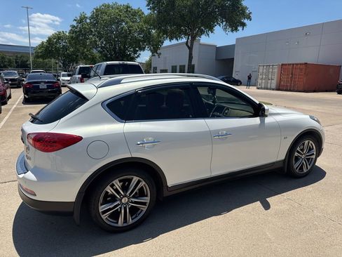 Used 2015 INFINITI QX50 Journey w/ Premium Package RWD image 2
