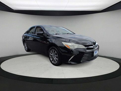 Used 2016 Toyota Camry XLE FWD image 2