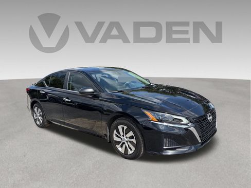 Used 2025 Nissan Altima 2.5 S FWD image 27