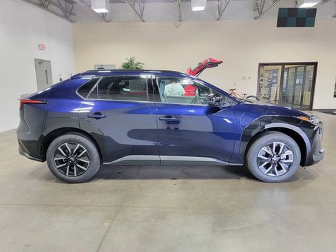 New 2026 Subaru Solterra AWD/4WD image 5