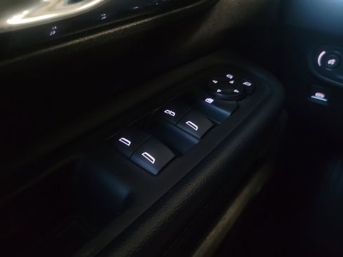 Used 2024 GMC Terrain SLT AWD/4WD image 27
