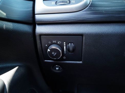 Used 2022 Jeep Grand Cherokee Laredo X AWD/4WD image 31