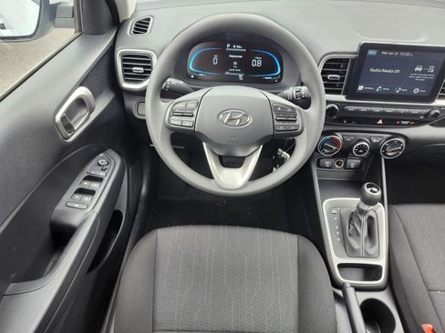 New 2026 Hyundai Venue SE FWD image 13