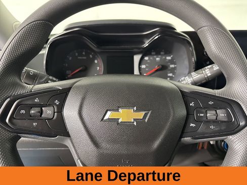 Used 2025 Chevrolet Trax LS image 11