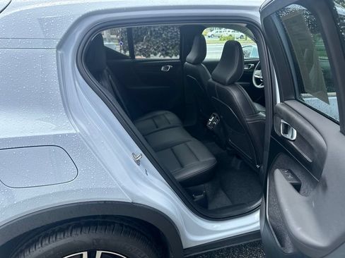 Used 2025 Volvo XC40 B5 Core AWD/4WD image 16