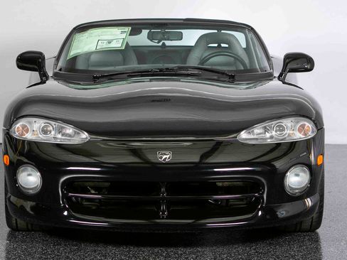 Used 1995 Dodge Viper RT/10 image 3