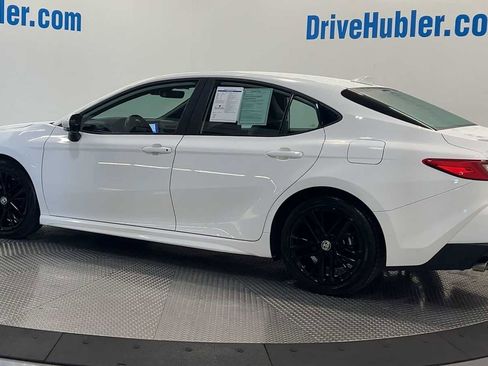 Used 2025 Toyota Camry SE image 6