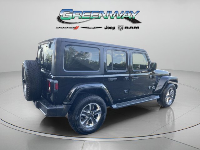 Used 2018 Jeep Wrangler Unlimited Sahara AWD/4WD image 4