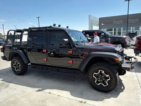 Used 2023 Jeep Gladiator Rubicon w/ Cold Weather Group AWD/4WD image 4
