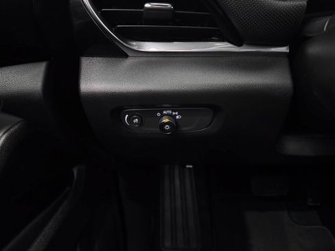 Used 2023 Chevrolet Traverse RS AWD/4WD image 25