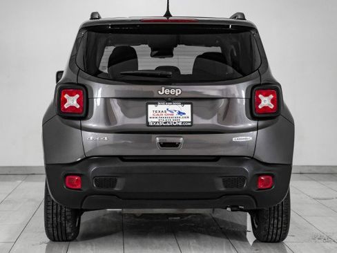 Used 2019 Jeep Renegade Latitude w/ Popular Equipment Group image 7
