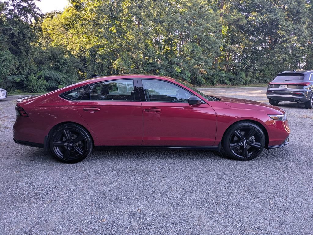 Used 2025 Honda Accord Sport image 3