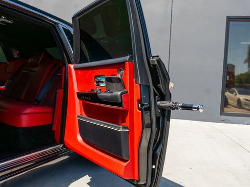 Used 2021 Rolls-Royce Phantom Sedan RWD image 54
