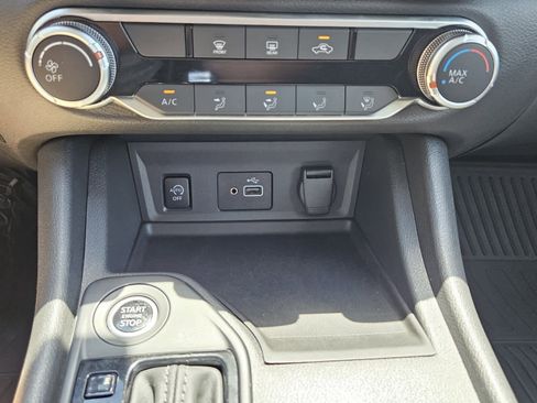 Used 2025 Nissan Sentra S image 7