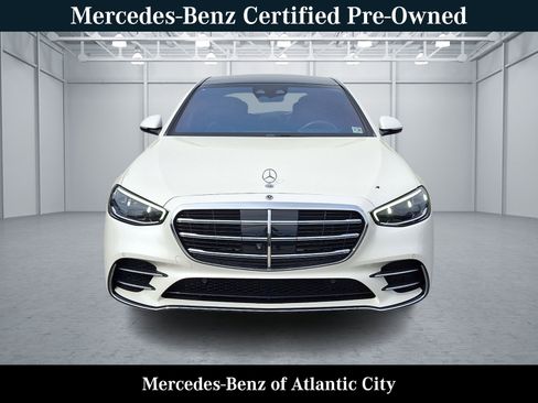 Used 2023 Mercedes-Benz S 580 4MATIC Sedan image 2