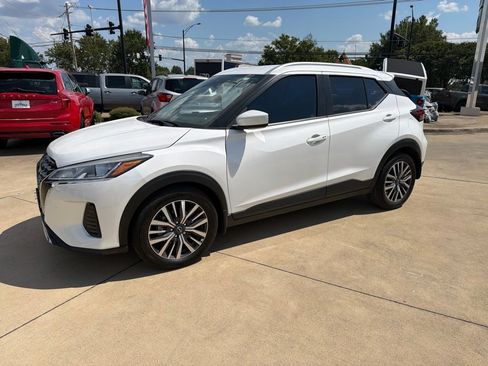 Used 2023 Nissan Kicks SV FWD image 7
