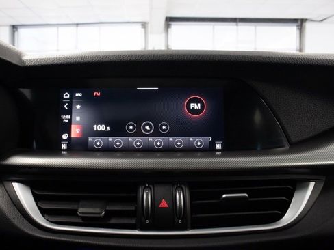 Used 2022 Alfa Romeo Stelvio Veloce image 15