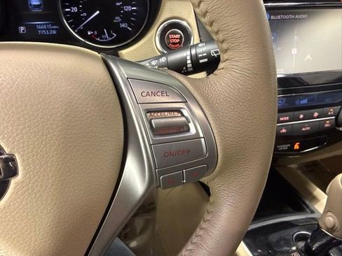 Used 2014 Nissan Rogue SL image 17