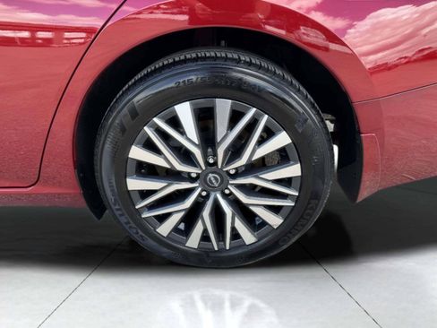 Used 2024 Nissan Altima 2.5 SV FWD image 61