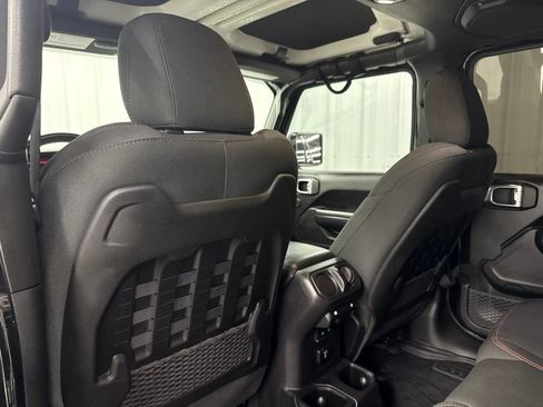 Used 2021 Jeep Wrangler Unlimited Rubicon AWD/4WD image 13