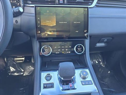 Certified 2024 Jaguar F-PACE SVR image 21